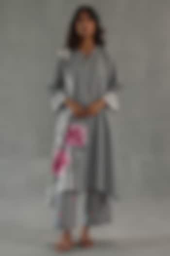 Grey Feather Linen Watercolor Rose Printed Kurta Set by Roza Pret at Pernia's Pop Up Shop