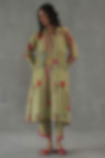 Green Feather Linen Hand Painted Kurta Set by Roza Pret at Pernia's Pop Up Shop