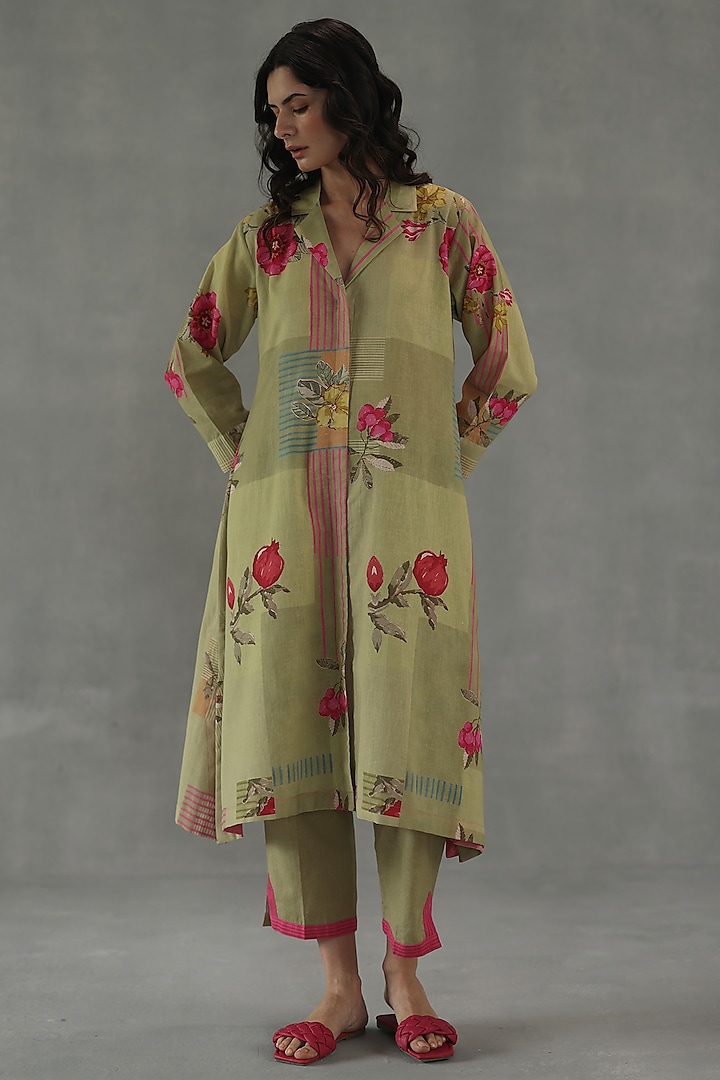Green Feather Linen Hand Painted Kurta Set by Roza Pret at Pernia's Pop Up Shop