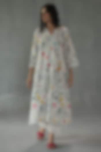 Ivory Feather Linen Watercolor Motif Printed Kurta Set by Roza Pret at Pernia's Pop Up Shop