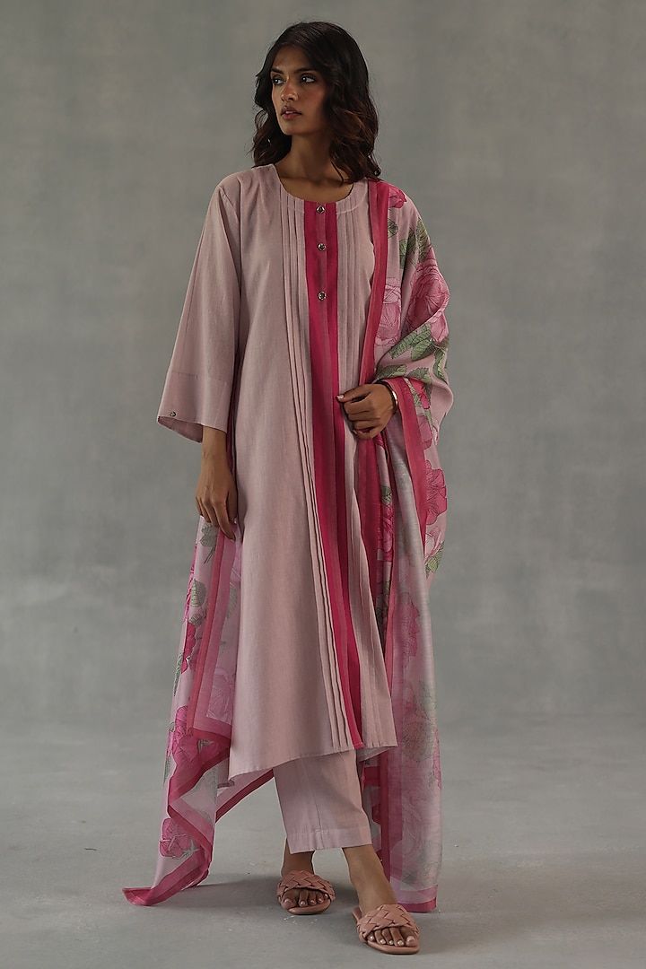 Soft Pink Feather Linen Kurta Set by Roza Pret at Pernia's Pop Up Shop
