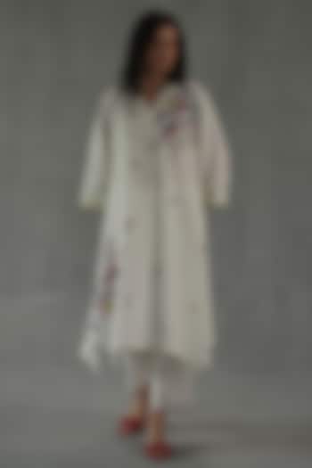 Ivory Feather Linen Watercolor Floral Printed Kurta Set by Roza Pret at Pernia's Pop Up Shop