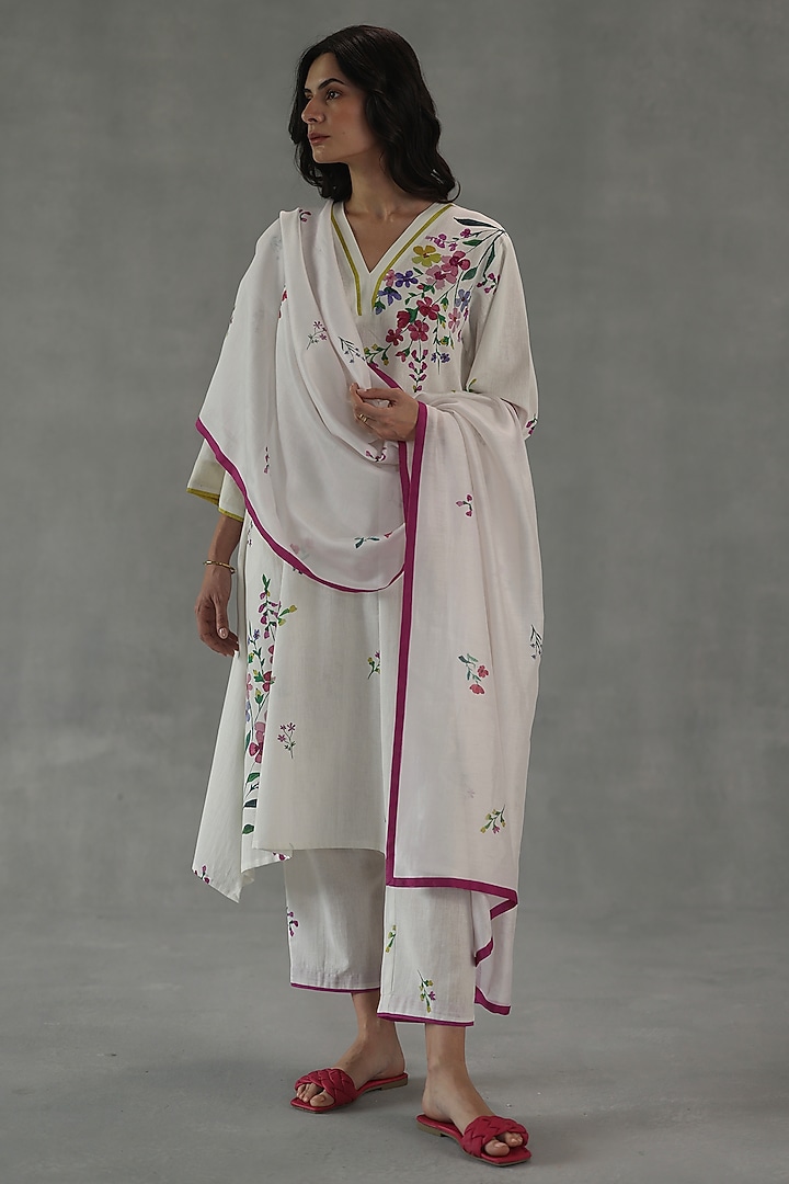 Ivory Chanderi Watercolor Motif Printed Stole by Roza Pret at Pernia's Pop Up Shop