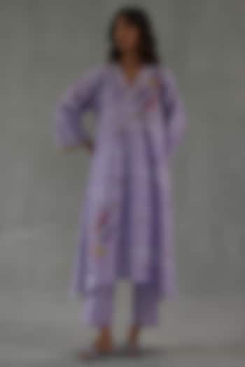 Lilac Feather Linen Watercolor Floral Printed Kurta Set by Roza Pret at Pernia's Pop Up Shop
