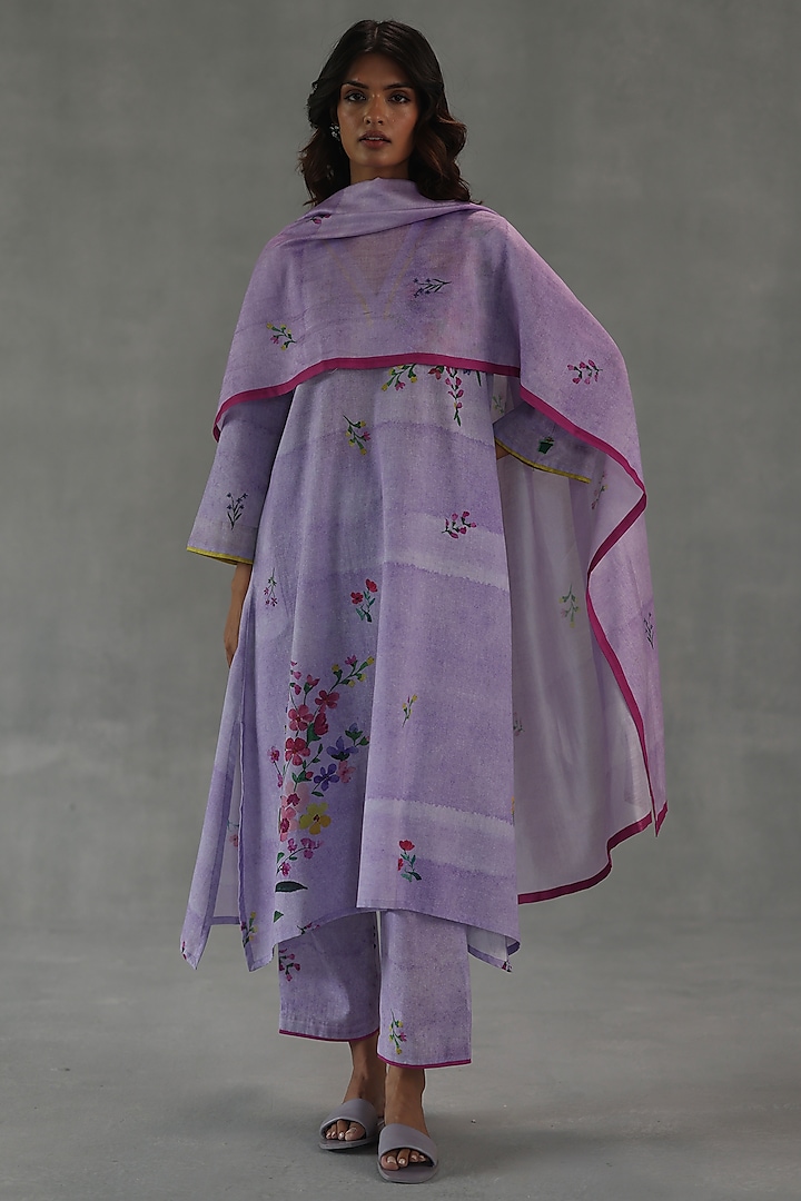 Lilac Chanderi Watercolor Motif Printed Stole by Roza Pret at Pernia's Pop Up Shop