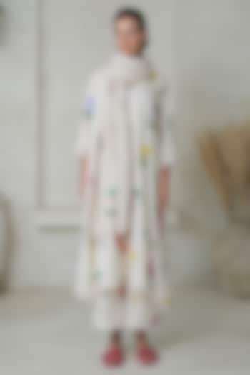 Ivory Linen Floral Stole by Roza Pret at Pernia's Pop Up Shop