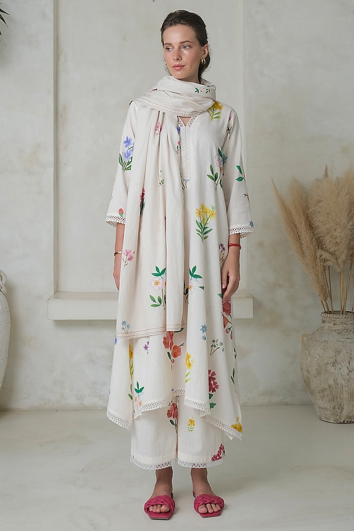 Ivory Linen Floral Stole by Roza Pret at Pernia's Pop Up Shop