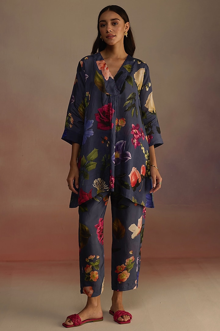 Blue Habutai Silk Floral Kurta Set by Roza Pret at Pernia's Pop Up Shop