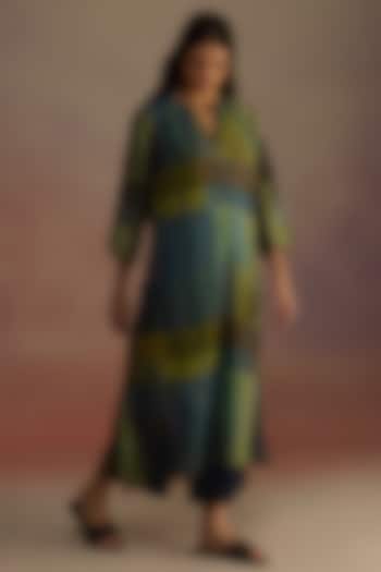 Blue Habutai Silk Asymmetric Striped Kurta Set by Roza Pret at Pernia's Pop Up Shop