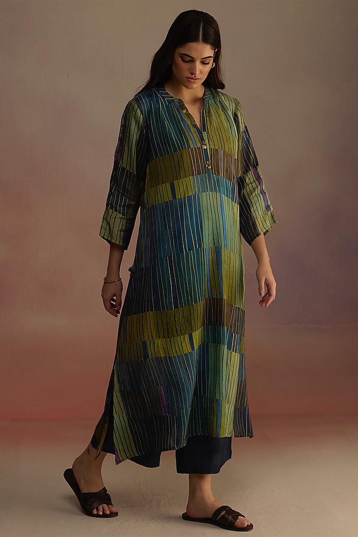 Blue Habutai Silk Asymmetric Striped Kurta Set by Roza Pret at Pernia's Pop Up Shop