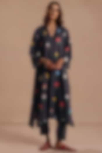 Grey Feather Linen Floral Motif A-Line Kurta Set by Roza Pret at Pernia's Pop Up Shop