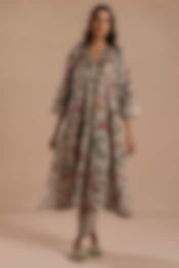 Beige Feather Linen Floral Motif Kurta Set by Roza Pret at Pernia's Pop Up Shop