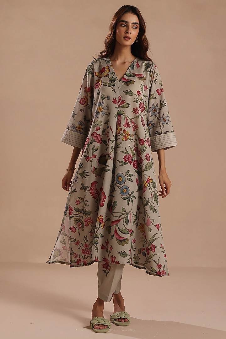 Beige Feather Linen Floral Motif Kurta Set by Roza Pret at Pernia's Pop Up Shop