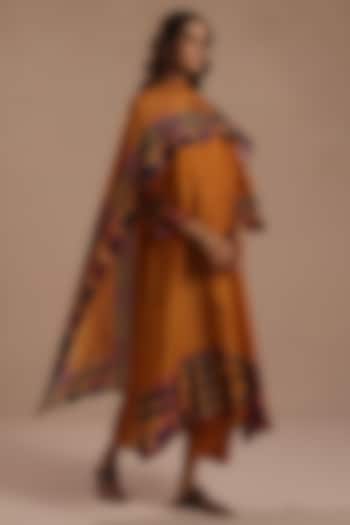 Mustard Habutai Silk Kurta Set by Roza Pret at Pernia's Pop Up Shop