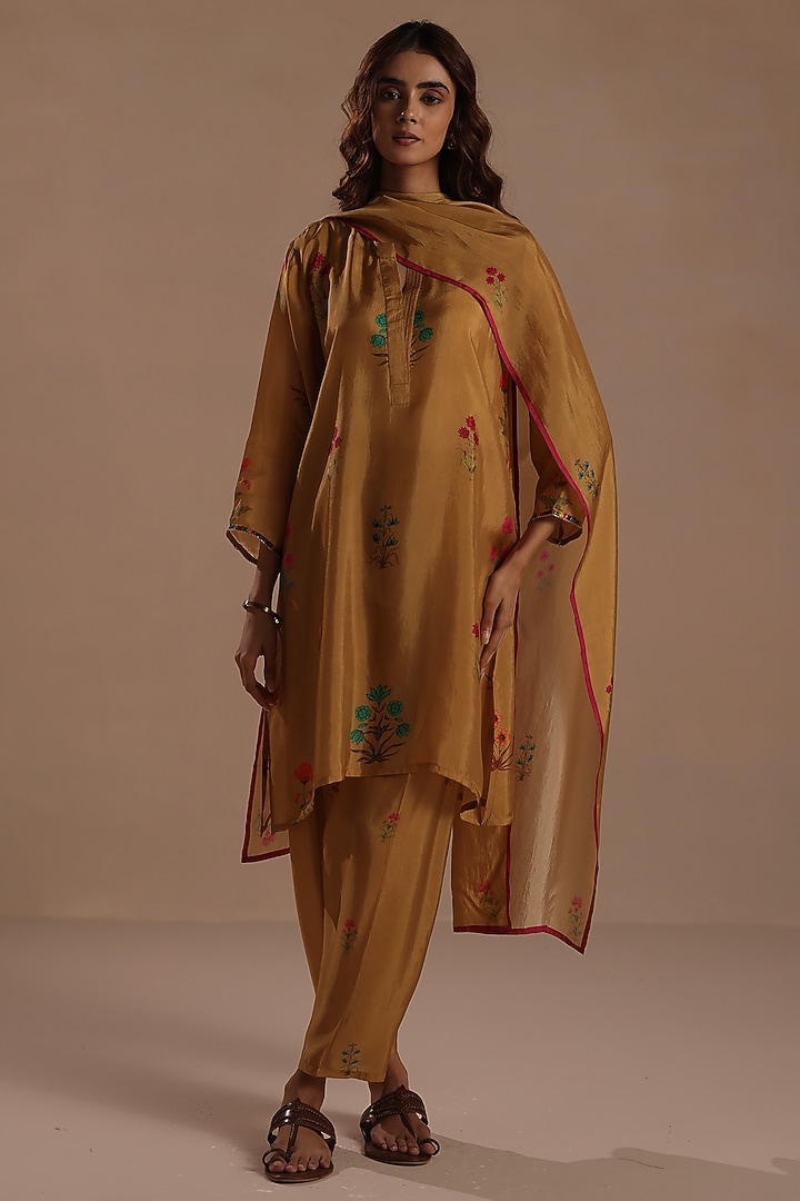 Mustard Habutai Silk Floral Motif Kurta Set by Roza Pret at Pernia's Pop Up Shop