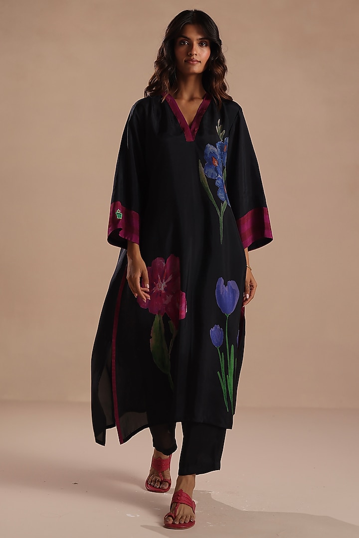 Black Habutai Silk Floral Motif Kurta Set by Roza Pret at Pernia's Pop Up Shop