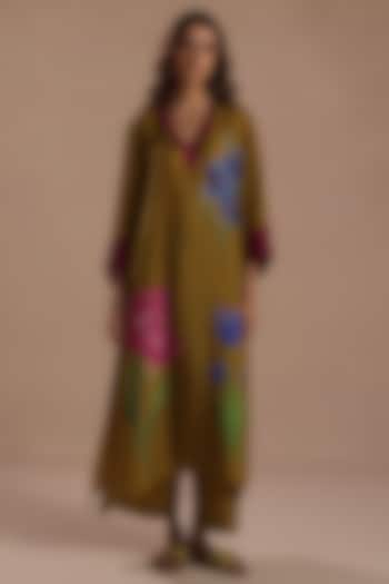 Mustard Habutai Silk Floral Motif Kurta Set by Roza Pret at Pernia's Pop Up Shop