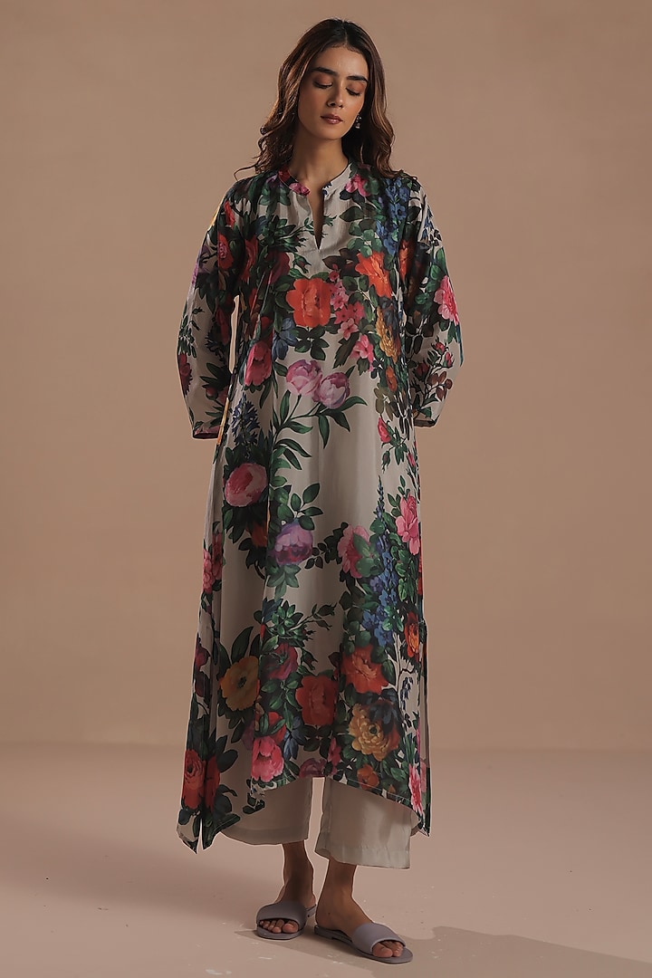 Ivory Habutai Silk Floral Printed Kurta Set by Roza Pret at Pernia's Pop Up Shop