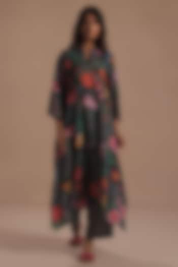 Grey Habutai Silk Floral Printed Kurta Set by Roza Pret at Pernia's Pop Up Shop