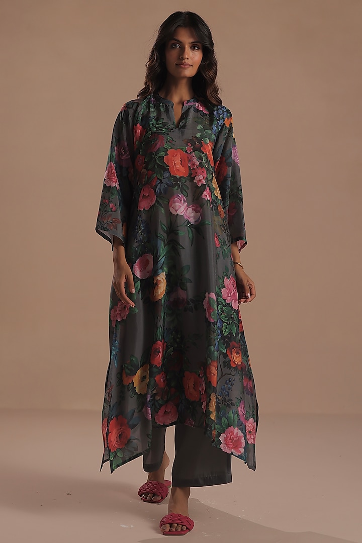 Grey Habutai Silk Floral Printed Kurta Set by Roza Pret at Pernia's Pop Up Shop