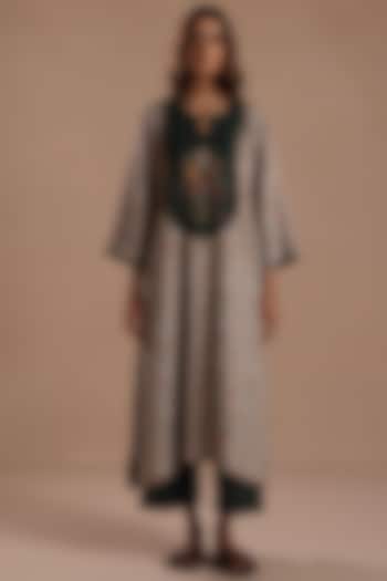 Multi-Colored Pashmina Floral Printed Kurta Set by Roza Pret at Pernia's Pop Up Shop