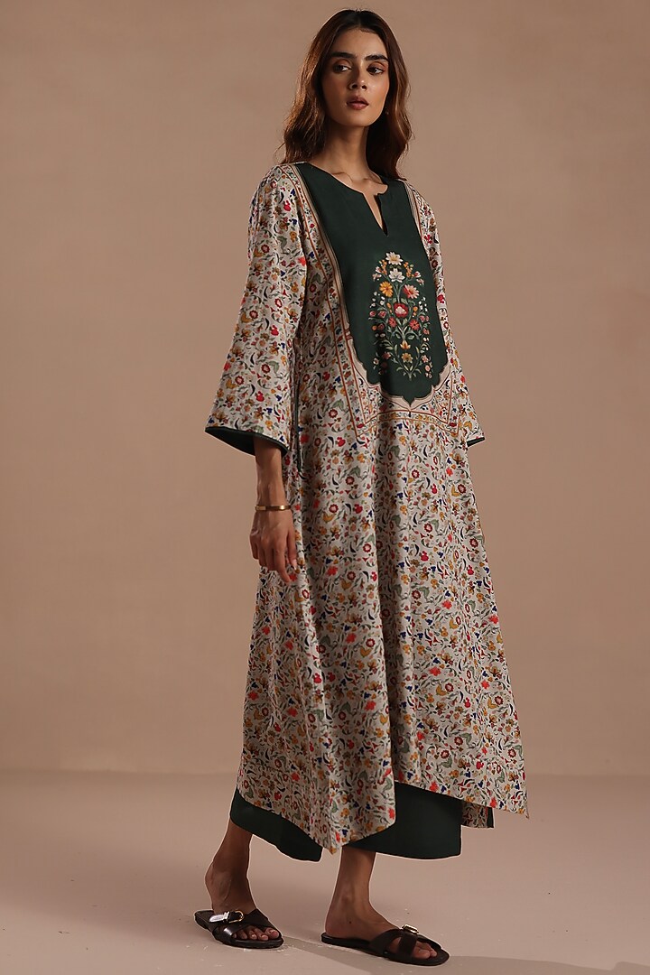 Multi-Colored Pashmina Floral Printed Kurta Set by Roza Pret at Pernia's Pop Up Shop