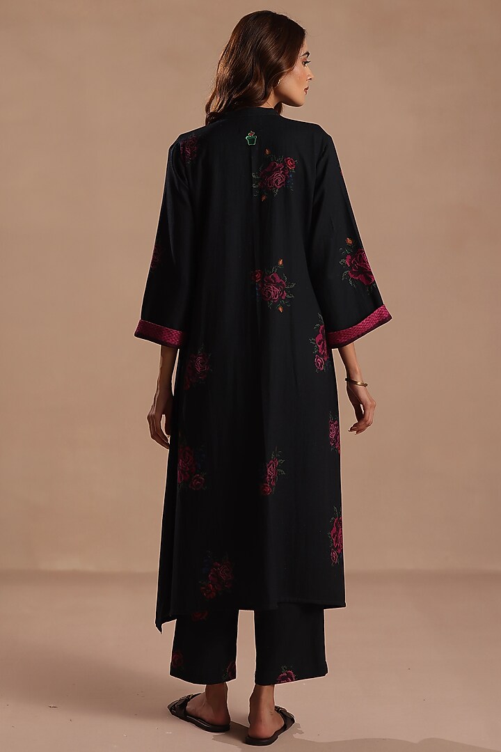 Black Pashmina Motif Kurta Set by Roza Pret at Pernia's Pop Up Shop