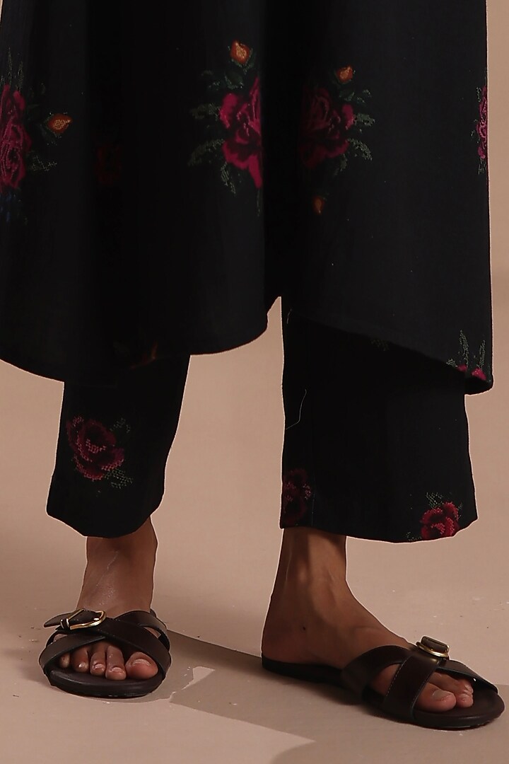 Black Pashmina Motif Kurta Set by Roza Pret at Pernia's Pop Up Shop