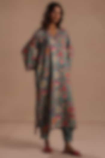 Blue Pashmina Floral Printed Kurta Set by Roza Pret at Pernia's Pop Up Shop