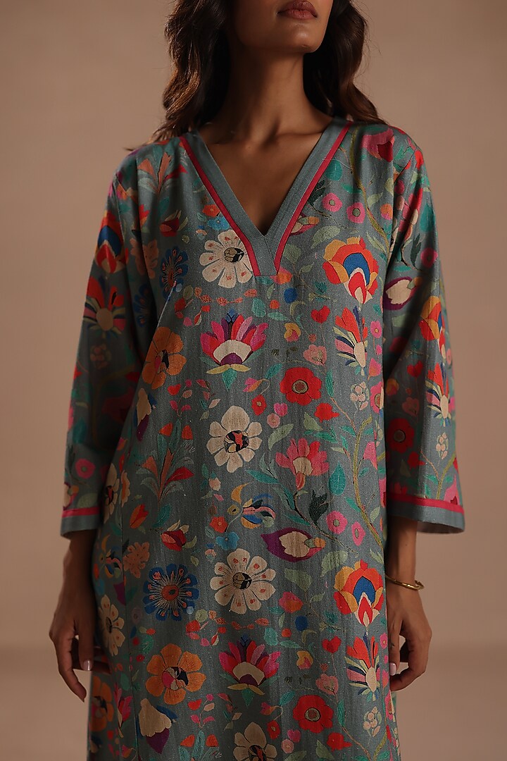 Blue Pashmina Floral Printed Kurta Set by Roza Pret at Pernia's Pop Up Shop