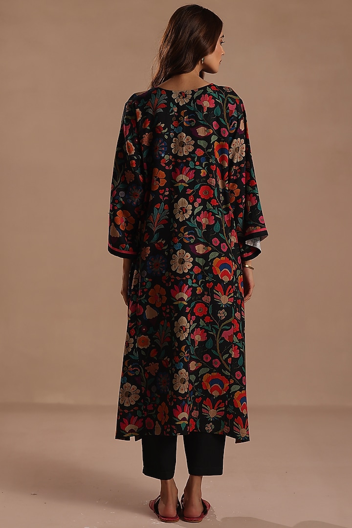 Black Pashmina Floral Printed Kurta Set by Roza Pret at Pernia's Pop Up Shop