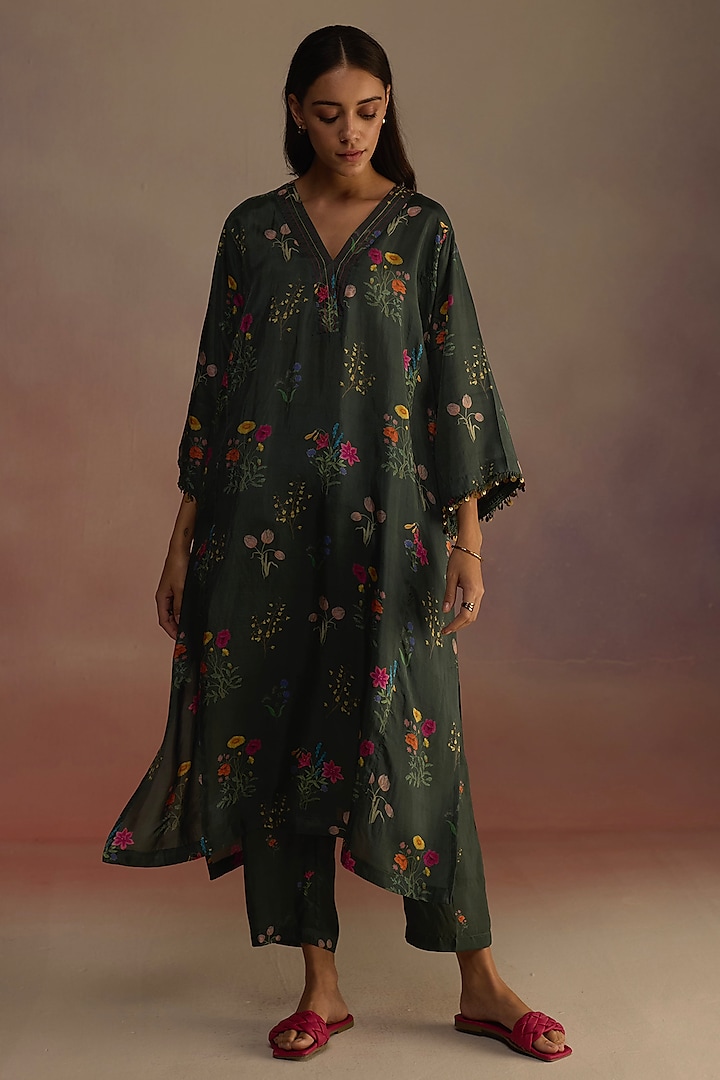 Green Habutai Silk Watercolor Floral Printed Kurta Set by Roza Pret at Pernia's Pop Up Shop