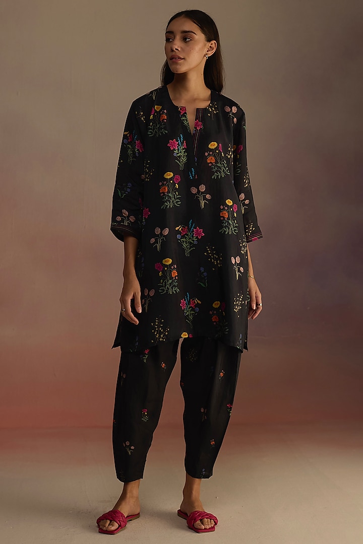 Black Habutai Silk Hand-Sketched Watercolor Floral Printed Kurta Set by Roza Pret at Pernia's Pop Up Shop