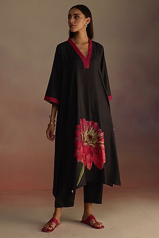 Black Silk Wool Watercolor Hand-Drawn Floral Printed A-Line Kurta Set by Roza Pret