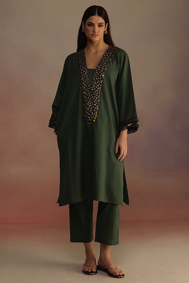 Green Linen Kurta Set by Roza Pret at Pernia's Pop Up Shop