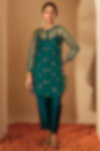 Pine Green Pure Silk Organza & Viscose Raw Silk Sequins Hand Embroidered Kurta Set by RoohbyRidhimaa at Pernia's Pop Up Shop