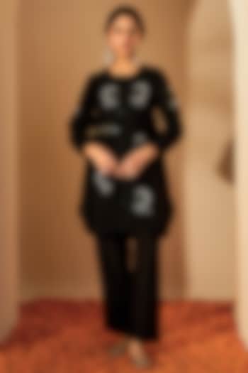 Black Cotton Silk Motif Embroidered Kurta Set by RoohbyRidhimaa at Pernia's Pop Up Shop