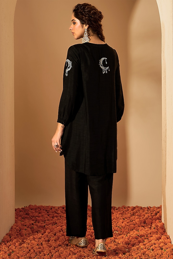 Black Cotton Silk Motif Embroidered Kurta Set by RoohbyRidhimaa at Pernia's Pop Up Shop