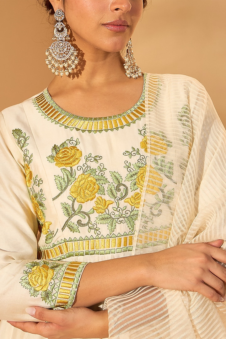 Off-White Pure Silk Chanderi Floral Embroidered Wedding Anarkali Set by RoohbyRidhimaa at Pernia's Pop Up Shop