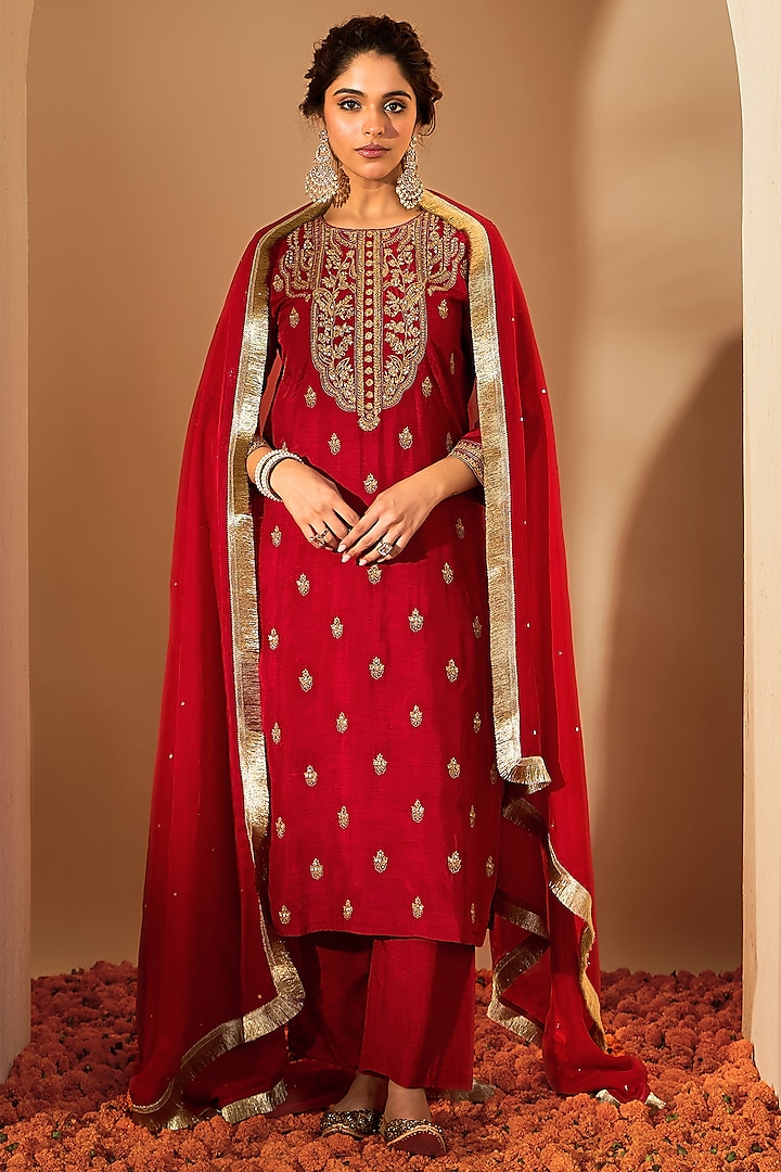 Red Viscose Raw Silk & Silk Organza Embroidered Kurta Set by RoohbyRidhimaa at Pernia's Pop Up Shop