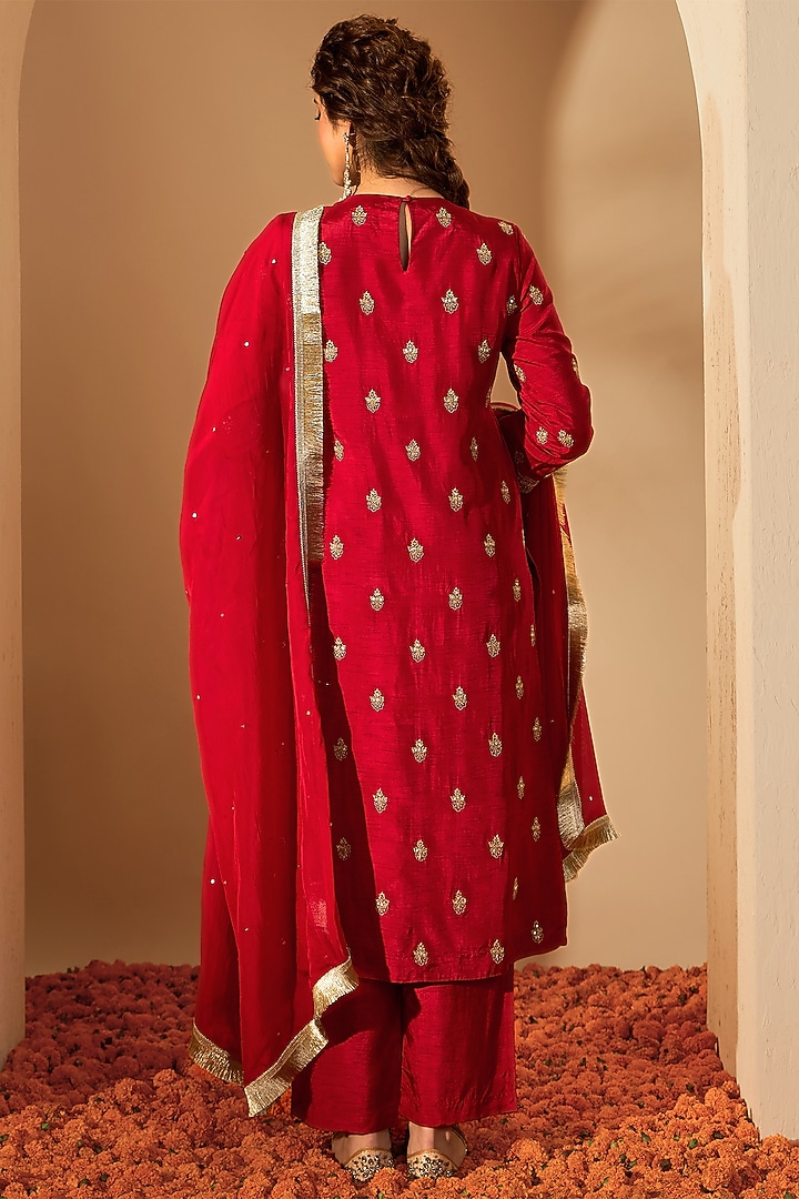 Red Viscose Raw Silk & Silk Organza Embroidered Kurta Set by RoohbyRidhimaa at Pernia's Pop Up Shop