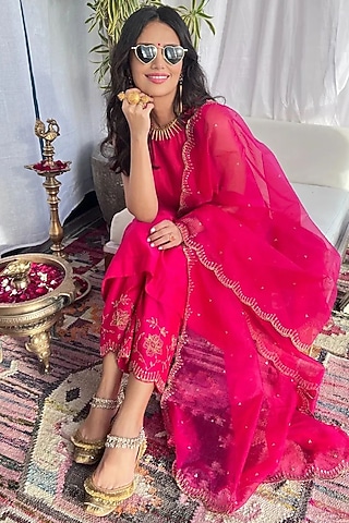 Crimson Magenta Silk Chanderi Embroidered Kurta Set by Sureena Chowdhri