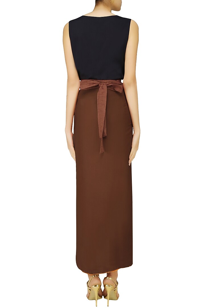 Brick red edge detail wrap around skirt available only at Pernia's Pop Up Shop.