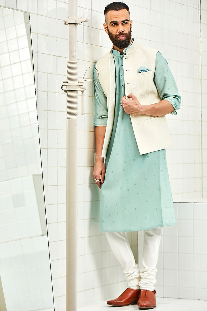 White Viscose Hand Embroidered Quilted Nehru Jacket by Rajesh Pratap Singh Men at Pernia's Pop Up Shop