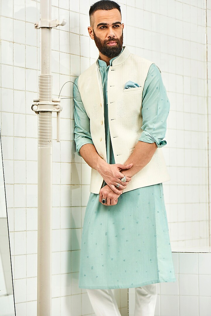 White Viscose Hand Embroidered Quilted Nehru Jacket by Rajesh Pratap Singh Men at Pernia's Pop Up Shop