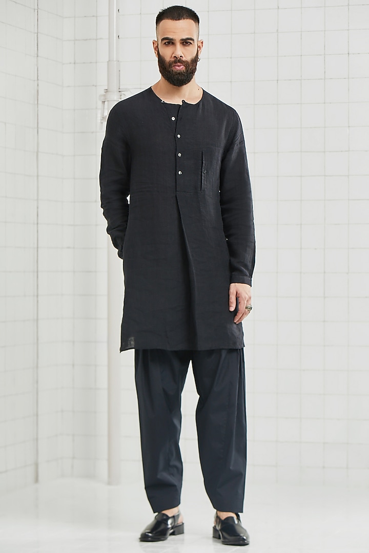 Black Tunic With Welt Pockets by Rajesh Pratap Singh Men