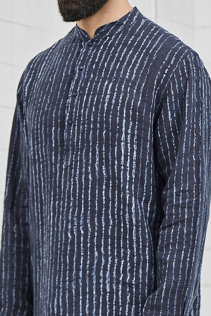 Navy Blue Shibori Linen Kurta Set by Rajesh Pratap Singh Men at Pernia's Pop Up Shop
