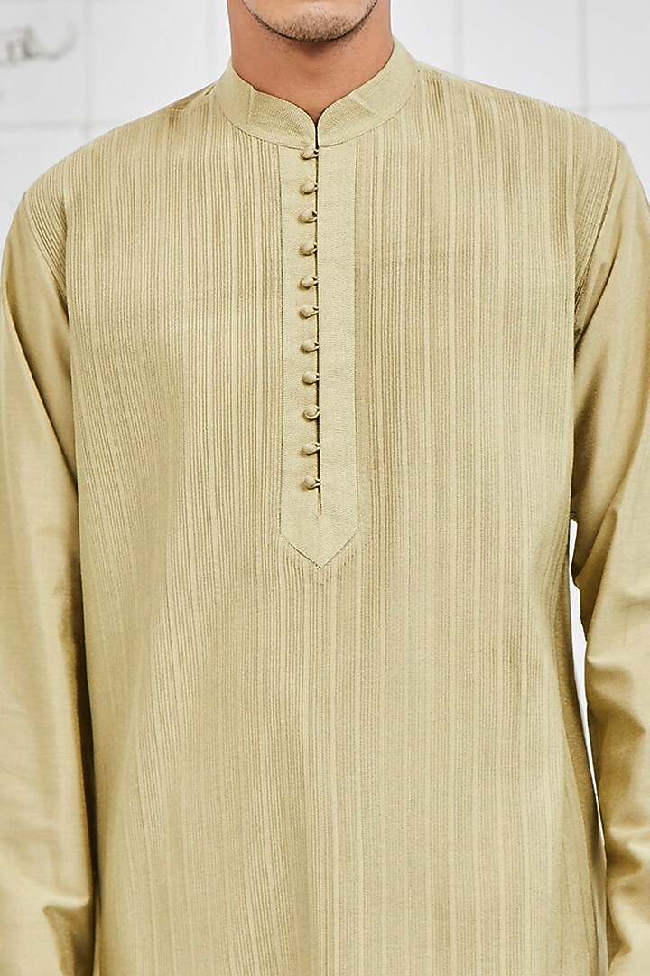 Pista Green Viscose Pintuck Kurta Set by Rajesh Pratap Singh Men at Pernia's Pop Up Shop