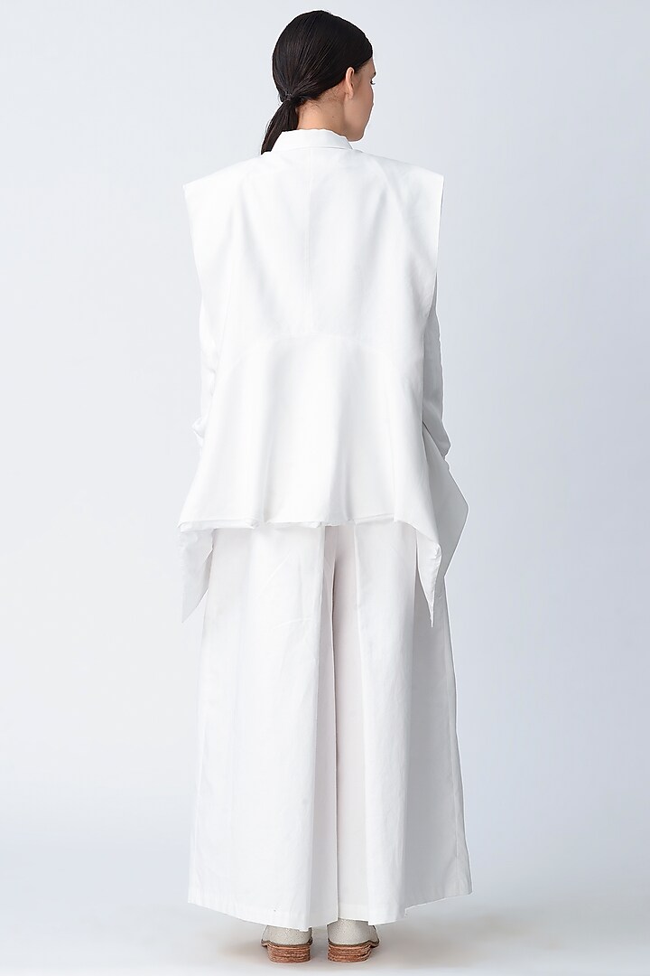 White Structured Jacket With Extended Shoulders by Rajesh Pratap Singh at Pernia's Pop Up Shop