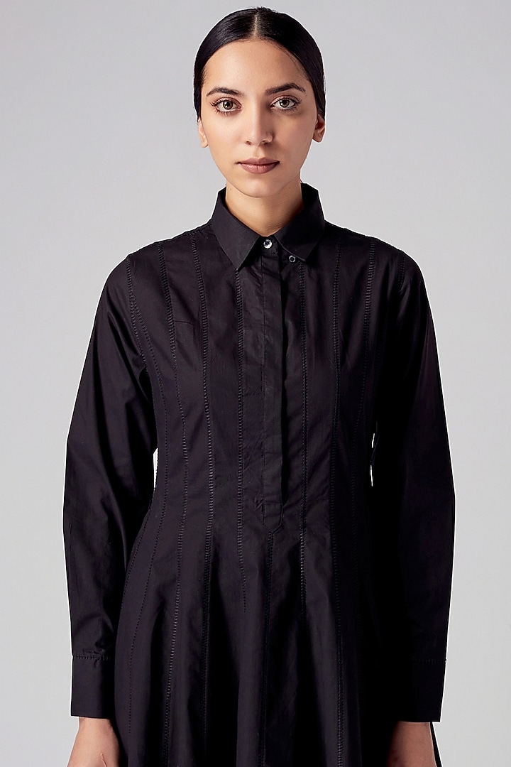 Black Paneled Tunic by Rajesh Pratap Singh at Pernia's Pop Up Shop
